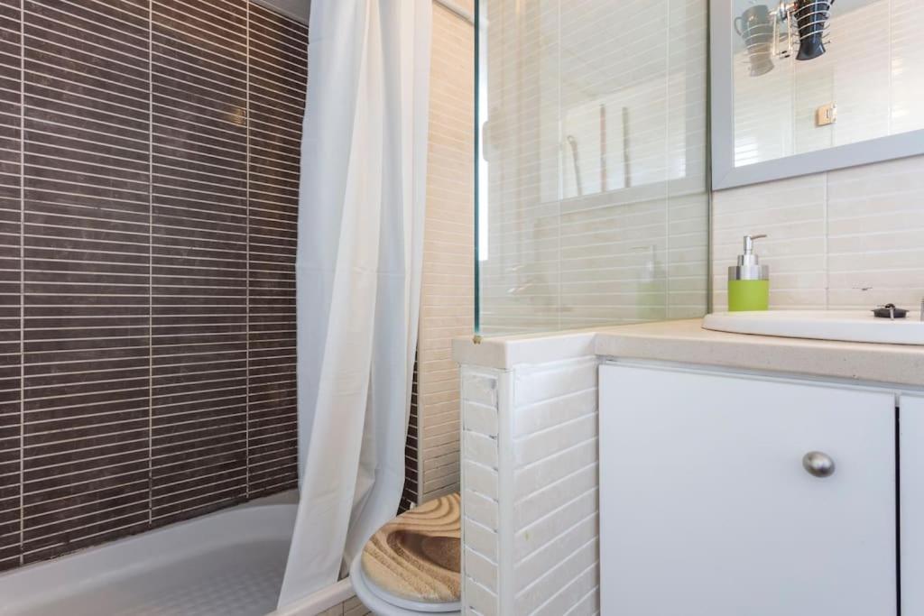 Piso De 2 Habitaciones, 3 Piscinas Y Cerca Del Mar Roses Exterior foto